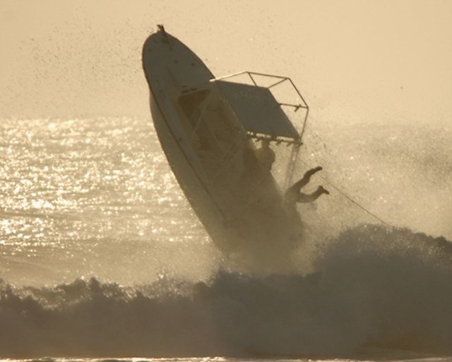 boat technique into the waves